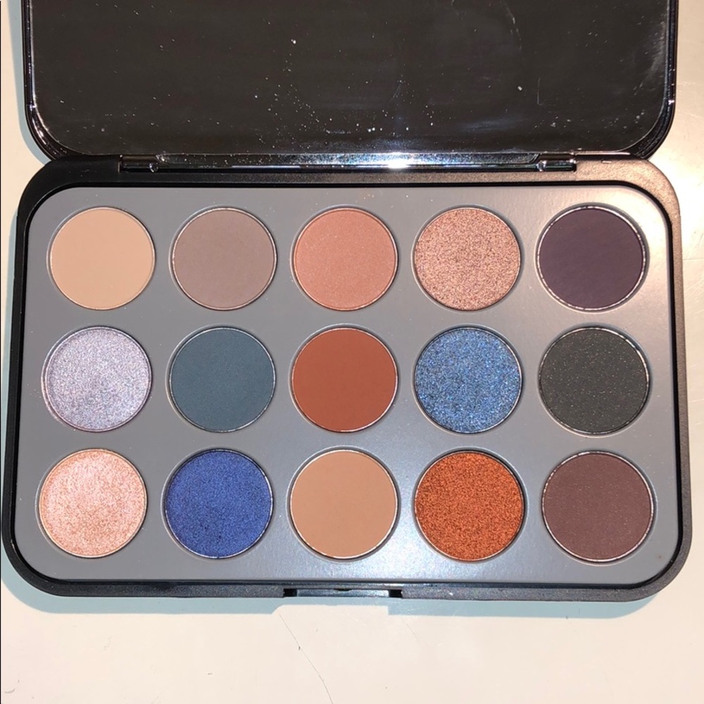 BH Cosmetics Glam Reflection smoke palette